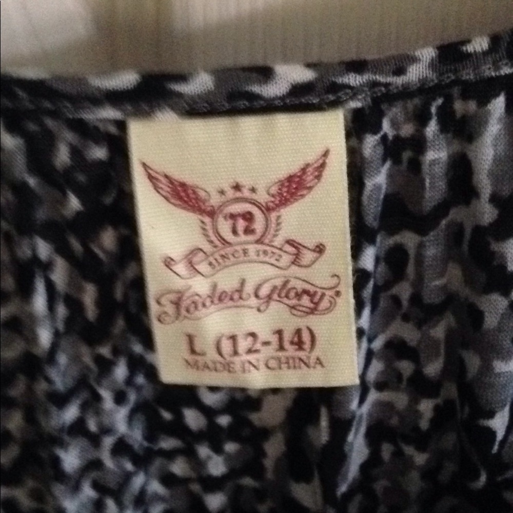 Blouse - Picture 2 of 3